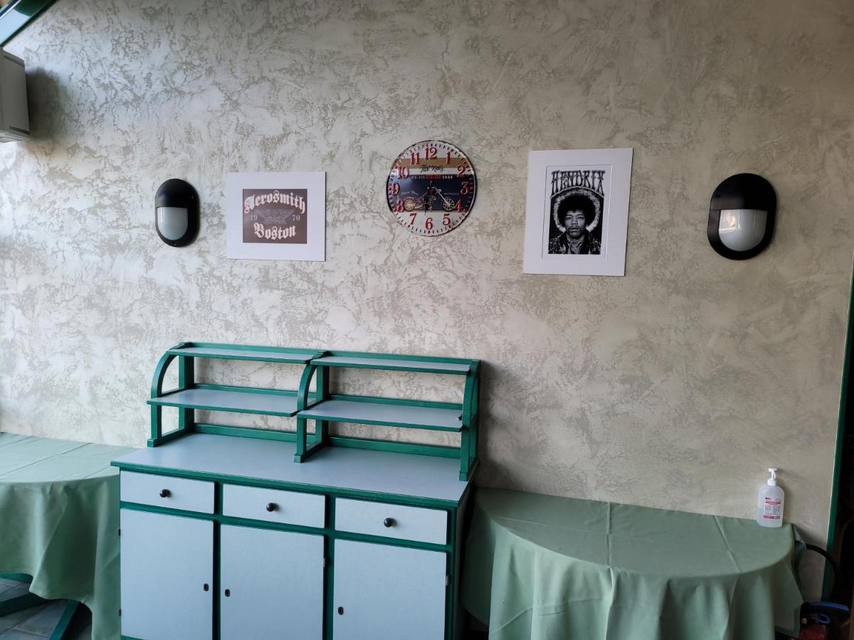 L'Auberge De L'Olive Dompierre-sur-Besbre Bagian luar foto