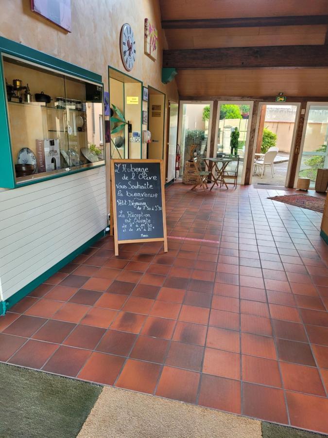 L'Auberge De L'Olive Dompierre-sur-Besbre Bagian luar foto