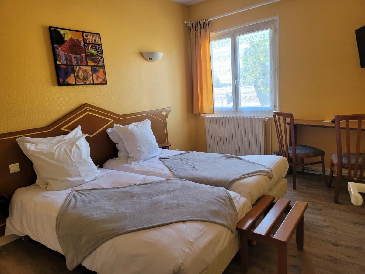 L'Auberge De L'Olive Dompierre-sur-Besbre Bagian luar foto