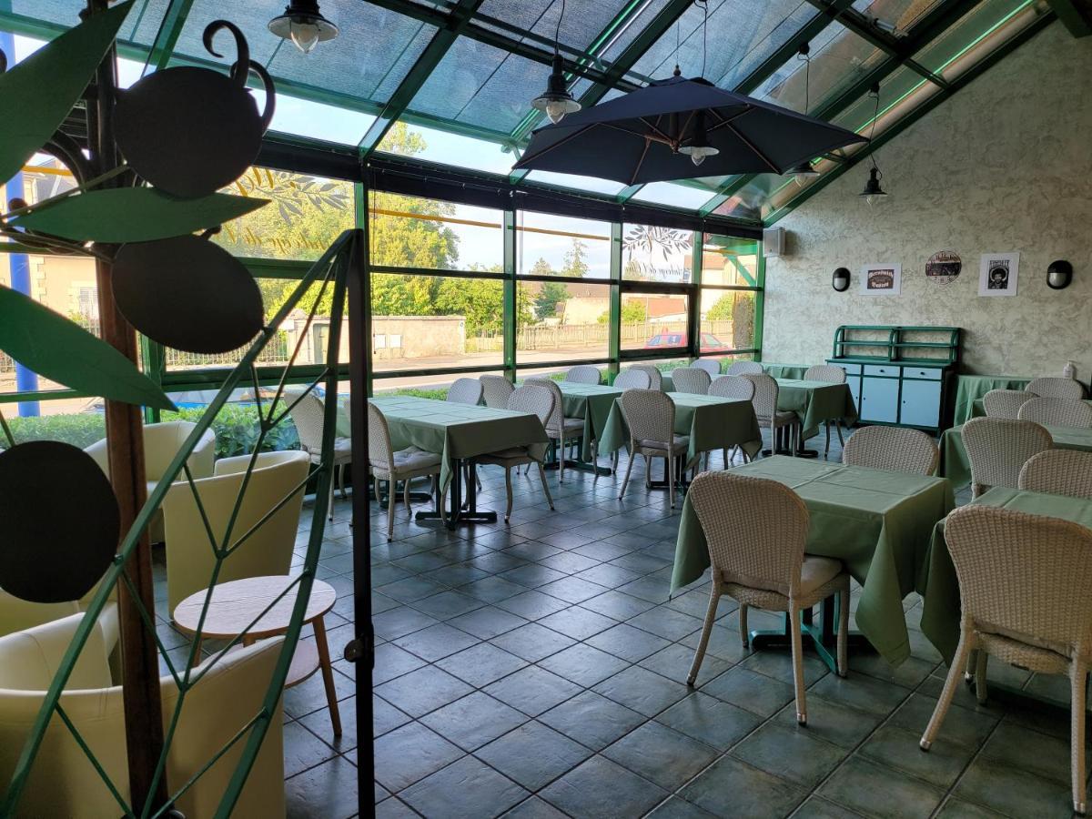 L'Auberge De L'Olive Dompierre-sur-Besbre Bagian luar foto