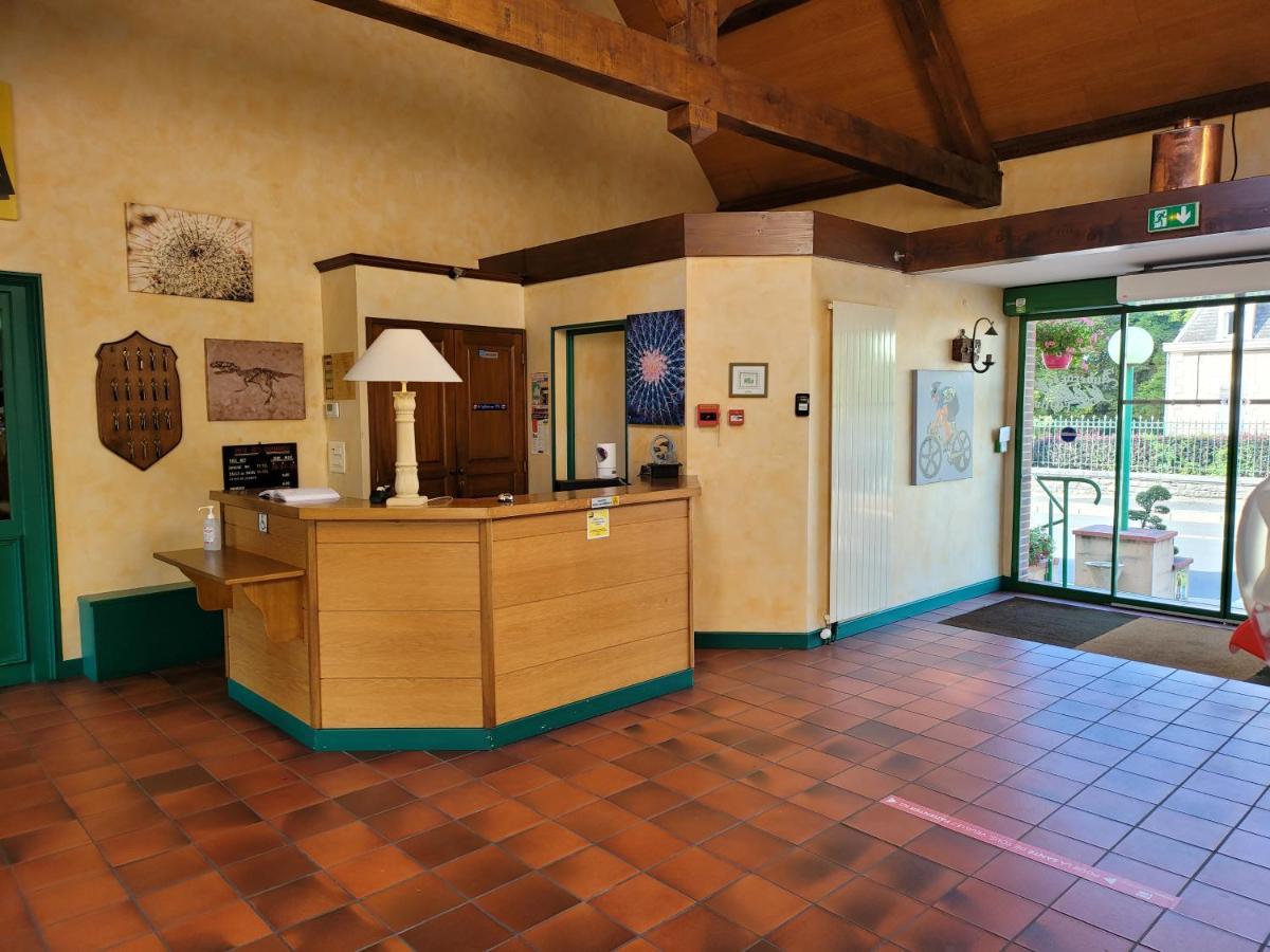 L'Auberge De L'Olive Dompierre-sur-Besbre Bagian luar foto