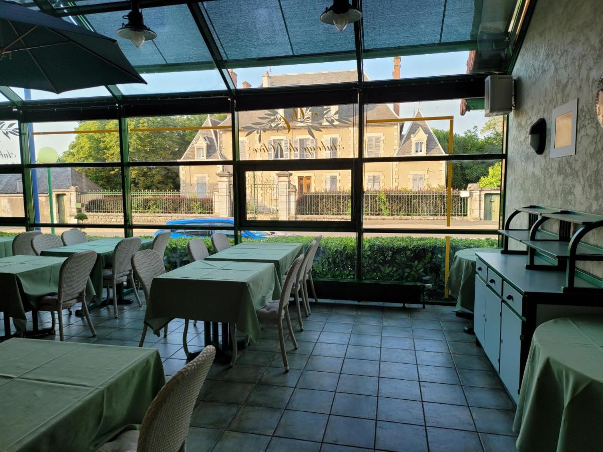L'Auberge De L'Olive Dompierre-sur-Besbre Bagian luar foto