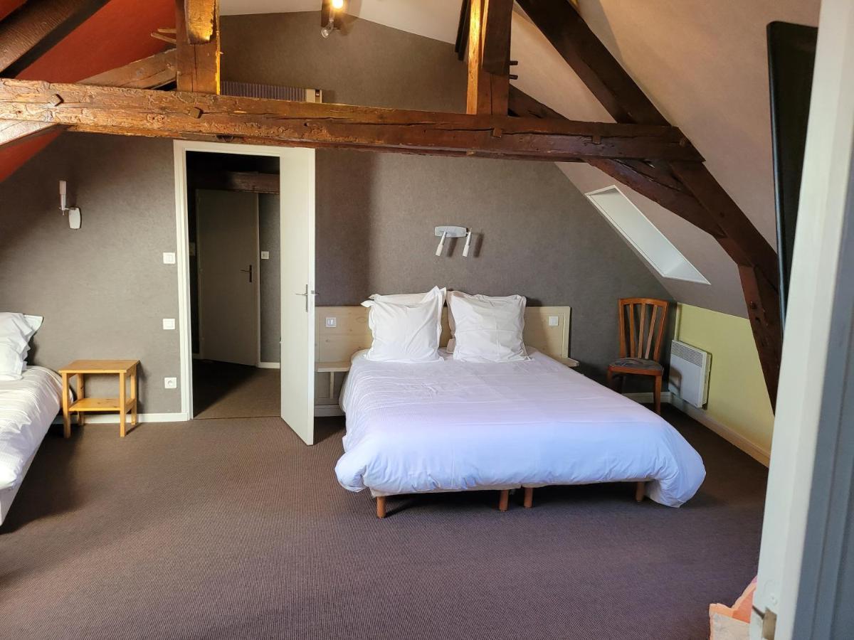 L'Auberge De L'Olive Dompierre-sur-Besbre Bagian luar foto
