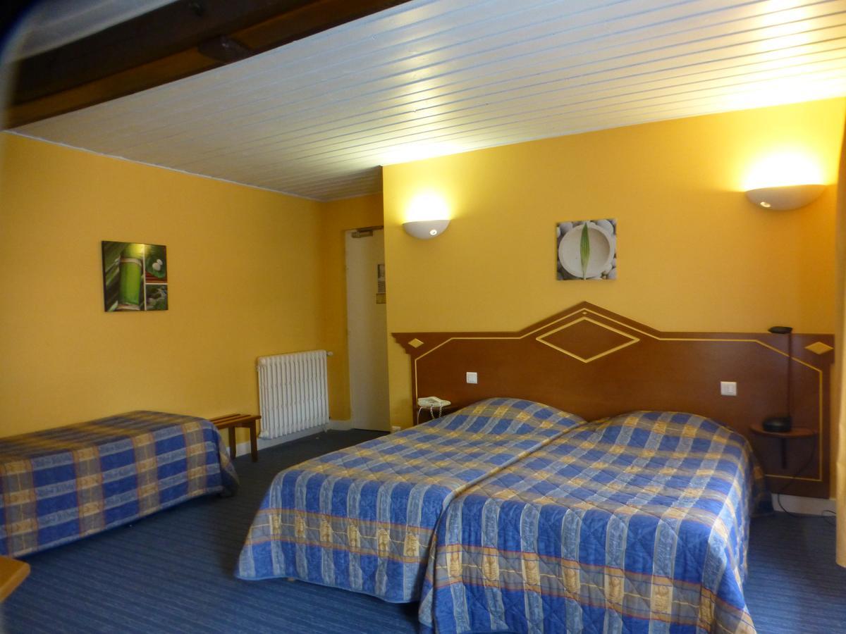 L'Auberge De L'Olive Dompierre-sur-Besbre Bagian luar foto